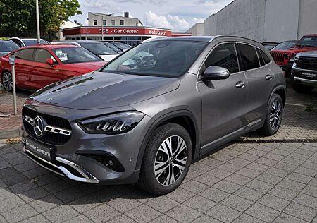 Mercedes-Benz GLA 250 e Panorama 360° Distr. Massage AHK