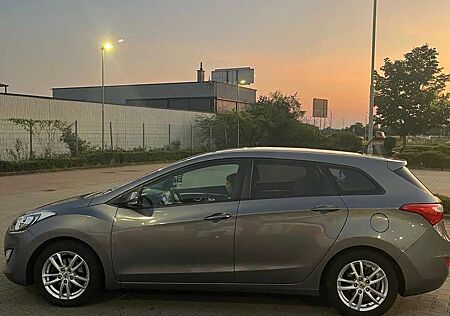Hyundai i30 i30cw 1.6 CRDi Style