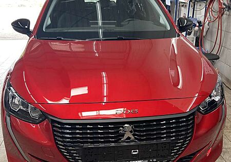 Peugeot 208 Allure Pack 8 fach bereift Top Zustand