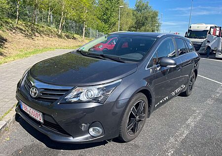 Toyota Avensis Combi 2.0 D-4D Executive Navi. Rückfahrkamera.