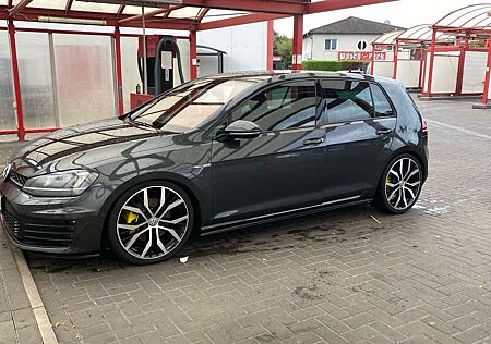 VW Golf GTI Volkswagen Golf GTD GTD ACC DSG AHK