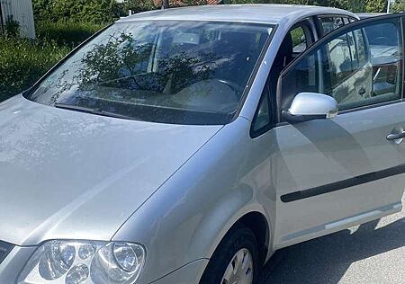VW Touran Volkswagen 1.6 FSI