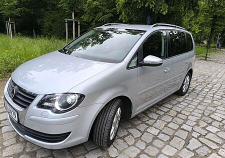 VW Touran Volkswagen Freestyle