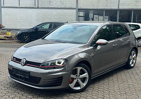 VW Golf Volkswagen VII Lim. Performance BMT 2.0 DSG