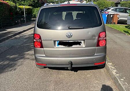 VW Touran Volkswagen Highline