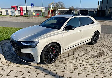 Audi Q8 55 TFSIe quattro tiptronic