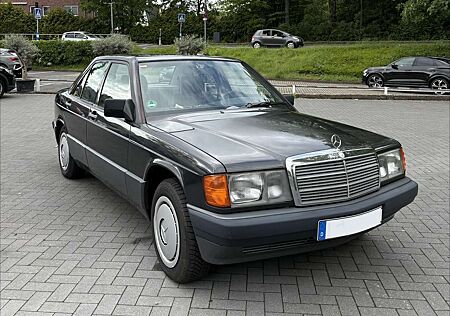 Mercedes-Benz 190 E