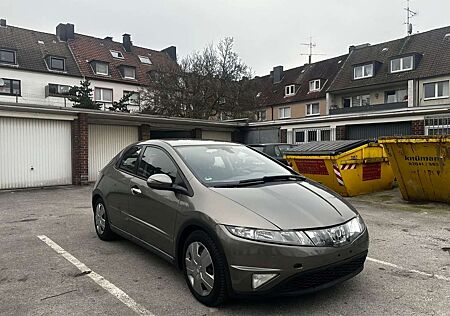 Honda Civic Lim. 5-trg. 1.8 Sport TÜV NEU