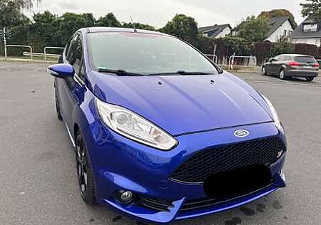 Ford Fiesta 1.6 EcoBoost mit Leder-Sport-Paket ST
