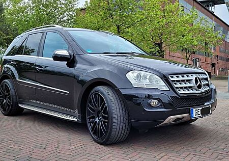 Mercedes-Benz ML 320 Navi SSD AHK Alcantara 22 Zoll