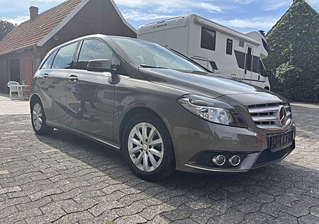Mercedes-Benz B 180 (BlueEFFICIENCY)