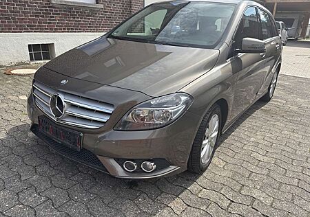 Mercedes-Benz B 180 (BlueEFFICIENCY)
