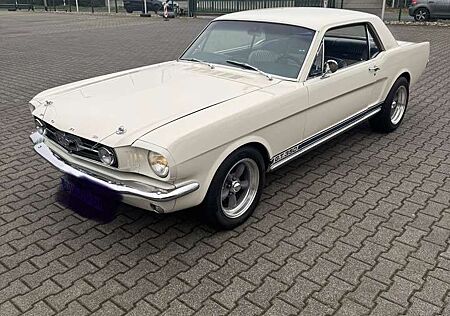 Ford Mustang V8