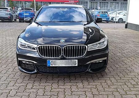 BMW 750 xDrive B&W, Massage, Softclose, Touch Com