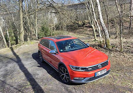 VW Passat Alltrack Volkswagen 2.0 TDI SCR 4Motion DSG (BMT)