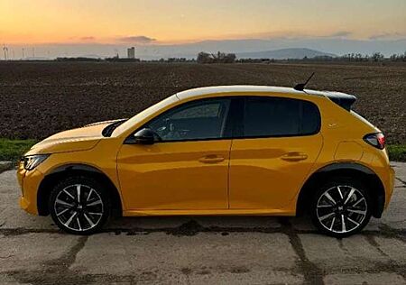 Peugeot 208 1.2 PureTech 100 EAT8 GT