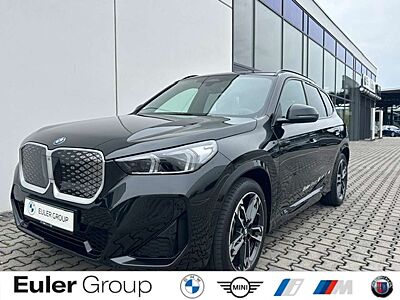 BMW iX1 eDrive20 Sportpaket AD AHK-el. klappb. AHK-klappba