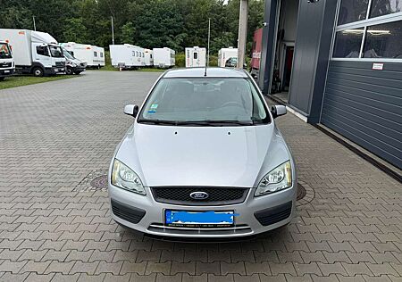 Ford Focus Fließheck 3-Türer 1.4 16V Fun X