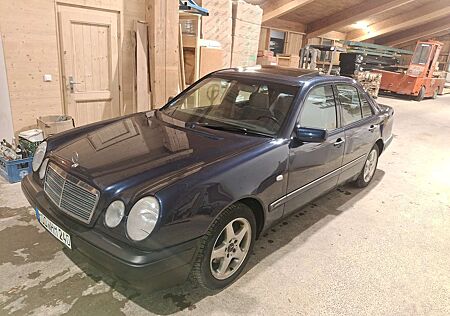 Mercedes-Benz E 240 Elegance