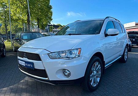 Mitsubishi Outlander Invite 4WD°7Sitze°Xenon°Garantie°AHK°