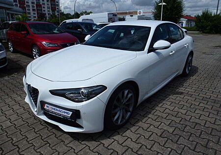 Alfa Romeo Giulia Super 2.0 Turbo 16V (200 PS) AT8