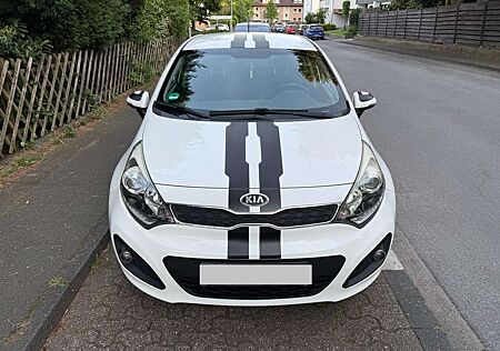 Kia Rio 1.4 Spirit top Ausstatung/unfallfrei/HU bis 06/27