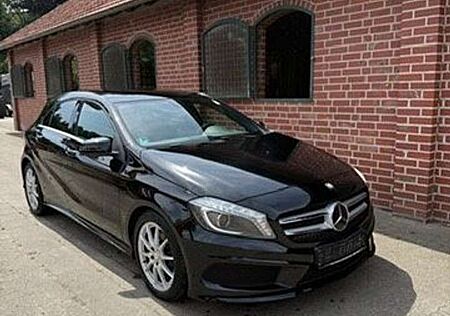 Mercedes-Benz A 180 d AMG Line Bi-Xenon Navi PTC