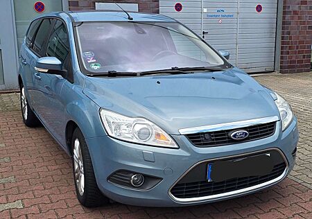 Ford Focus Turnier Turnier 1.8 Ghia