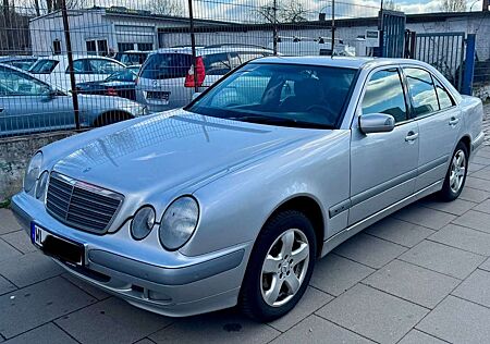 Mercedes-Benz E 220 CDI CLASSIC /TÜV 03.27
