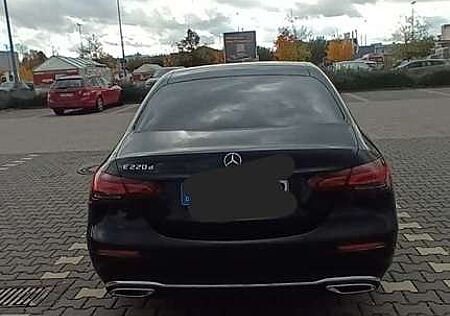 Mercedes-Benz E 220 d 4Matic 9G-TRONIC Exclusive