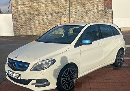 Mercedes-Benz B Electric Drive B-Class 250 eDrive (242.890)