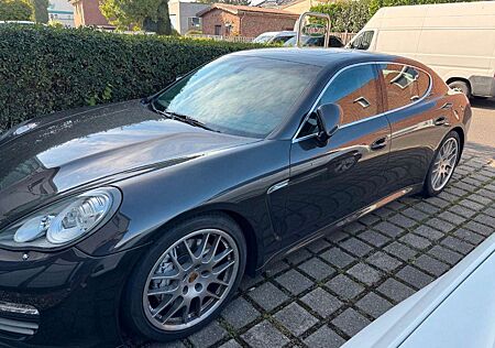 Porsche Panamera 4S PDK mit Scheckheft