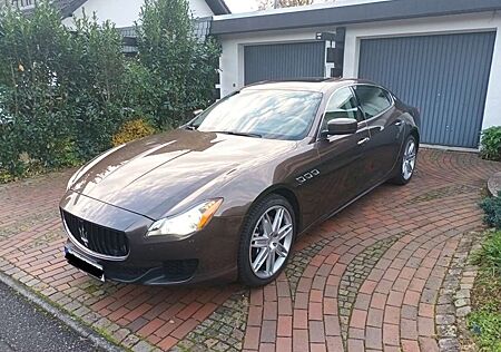 Maserati Quattroporte SQ4 Allrad"Deutsches FZ-kein Import""