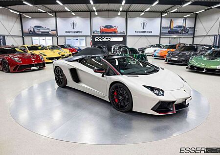 Lamborghini Aventador LP 700-4 Roadster | Pirelli Edition