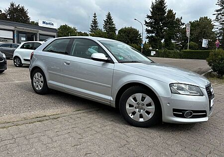 Audi A3 1.6 TDI Attraction ** scheckheftgepflegt **