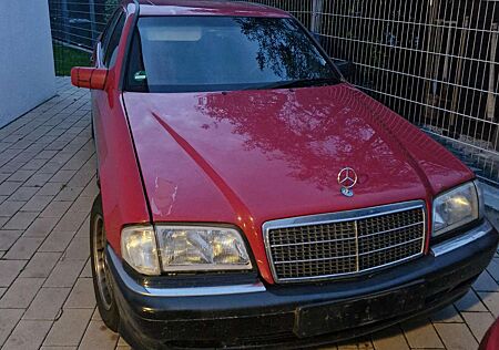 Mercedes-Benz C 180 Elegance