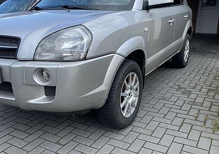 Hyundai Tucson GLS TÜV 12/25 /3 hand/ AHK/Lederausstattung