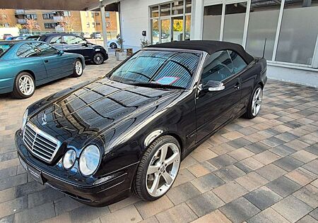 Mercedes-Benz CLK 230 Kom. AVANTGARDE+Leder+Navi+Xenon+PTS+LM+