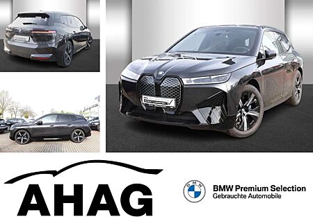 BMW iX xDrive40 Sportpaket Klimaaut. AHK Soft-Close