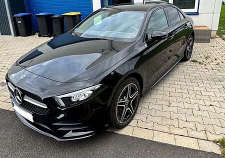 Mercedes-Benz A 250 AMG Line MBUX NIGHT Paket + MB100 Garantie