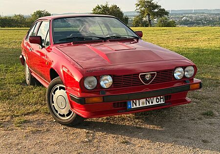 Alfa Romeo GTV 2.5