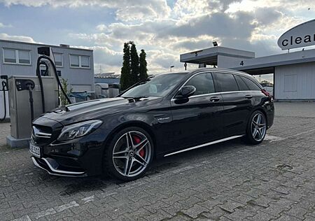 Mercedes-Benz C 63 AMG Mercedes c63s AMG