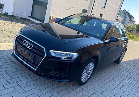 Audi A3 Sportback 30 TFSI*S tronic Navi*Xenon*PDC