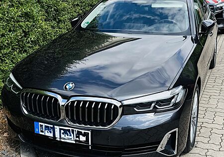 BMW 520d 520 xDrive Aut. Luxury Line Mild Hybrid