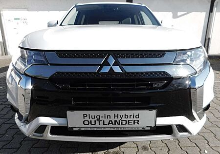 Mitsubishi Outlander PHEV Basis 4WD+Spirit Diamant-Paket+AHK,1.Hd.SH