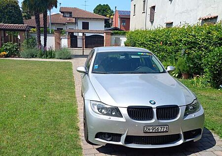 BMW 320i 320