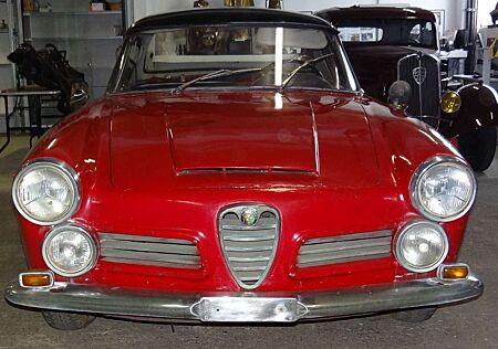 Alfa Romeo Spider 2600 Touring zum Restaurieren