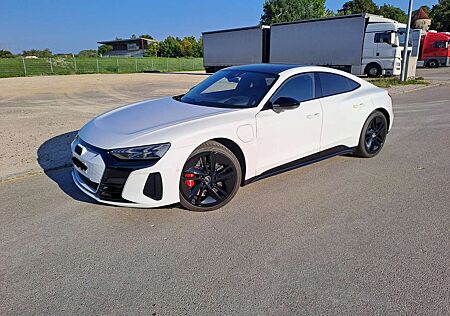 Audi e-tron GT quattro