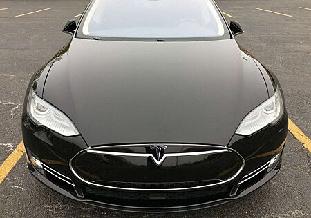Tesla Model S 85