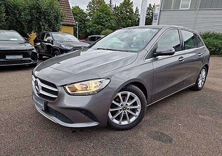 Mercedes-Benz B 180 Progressive mit Winterrädern